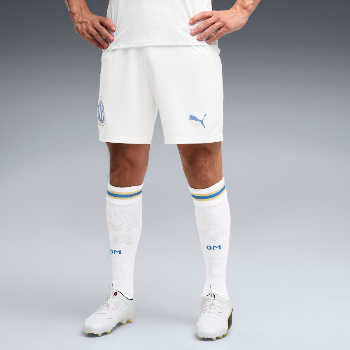 SHORT OM DOMICILE 26/27