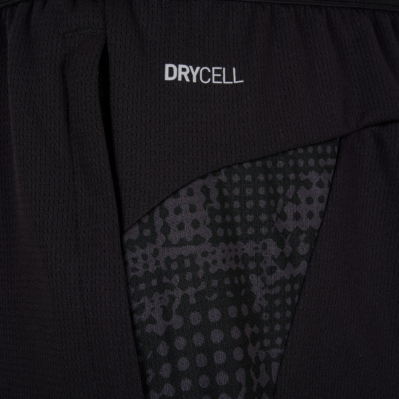 Short Training OM Noir